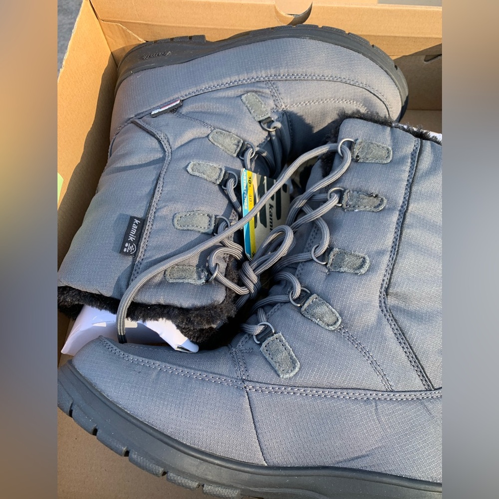 Kamik Women’s Snowboots Brooklyn Size 6